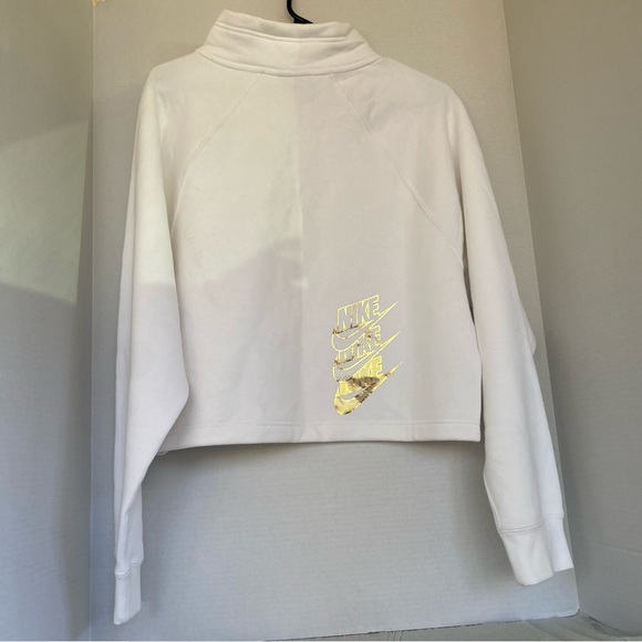 Nike “NWT” Crop Hoodie Color White Size Medium - Picture 2 of 5